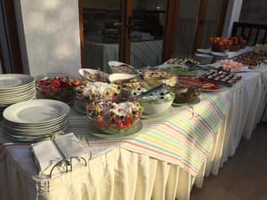 thumbnail: Buffet