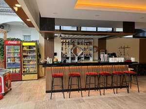thumbnail: Bar (on property)