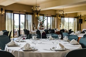 thumbnail: Restaurant