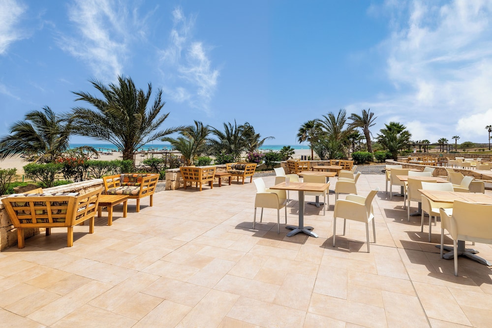 Poolside bar