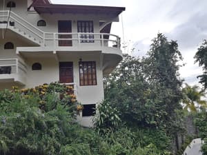 thumbnail: Front of property