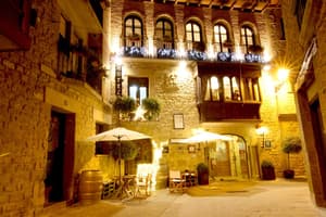 thumbnail: Outdoor dining