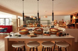 thumbnail: Restaurant