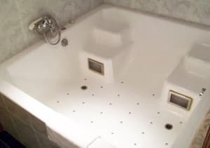 thumbnail: Jetted tub