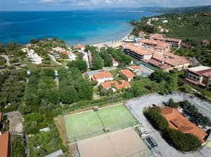 thumbnail: Tennis court