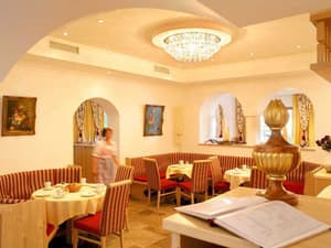 thumbnail: Restaurant