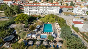 thumbnail: Outdoor pool