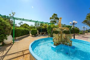 thumbnail: Fountain