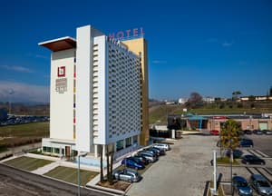 thumbnail: Exterior