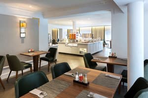 thumbnail: Bar (on property)
