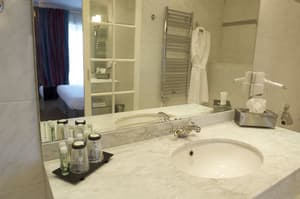 thumbnail: Bathroom