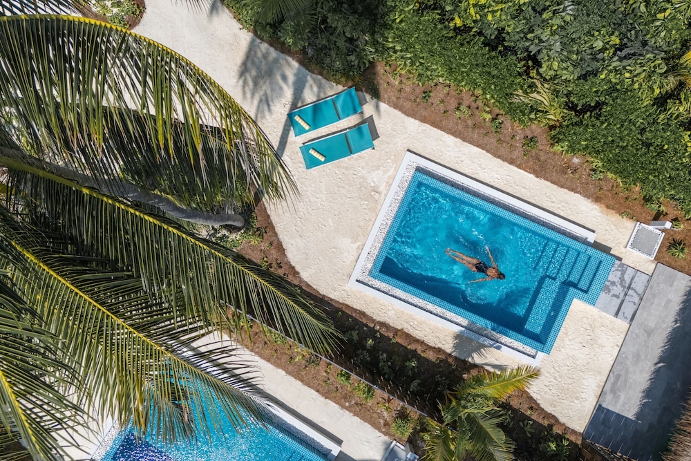 Private pool