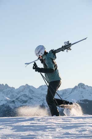 thumbnail: Skiing