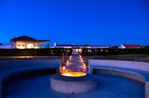 thumbnail: Poolside bar