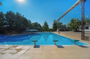 thumbnail: Outdoor pool