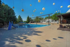 thumbnail: Outdoor pool