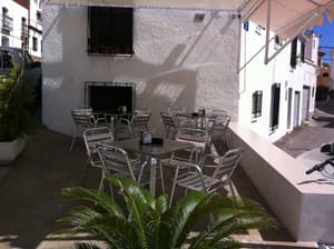thumbnail: Outdoor dining
