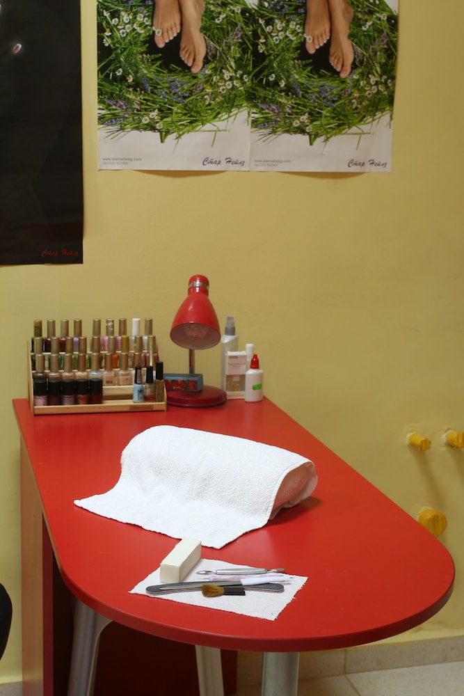 Nail salon