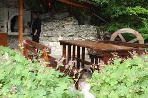 thumbnail: BBQ/picnic area