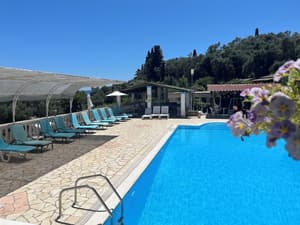 thumbnail: Front of property