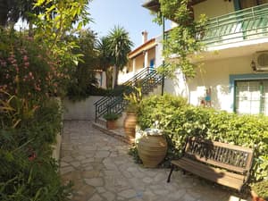 thumbnail: Front of property