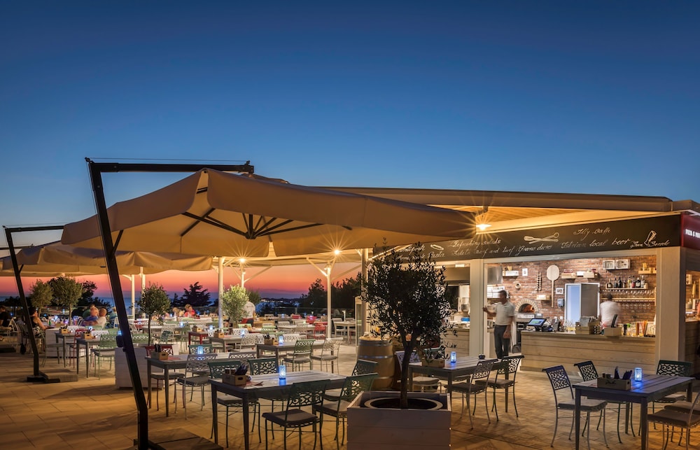 Restaurant-cafeteria