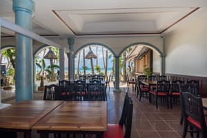 thumbnail: Restaurant