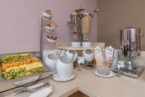thumbnail: Breakfast area