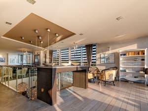 thumbnail: Outdoor dining