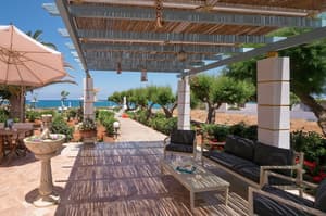 thumbnail: Bar (on property)