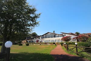 thumbnail: Front of property
