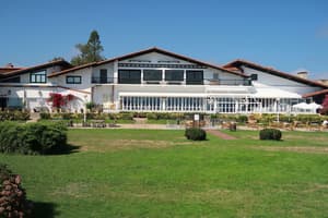 thumbnail: Front of property