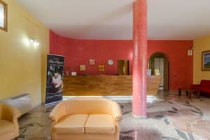 thumbnail: Interior entrance