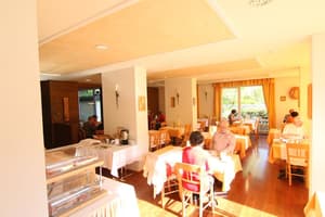 thumbnail: Restaurant
