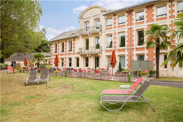 On-Site,Outdoor/Exterior,Exterior View of Building