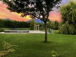 thumbnail: Garden view