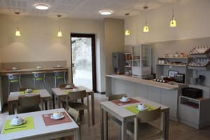 thumbnail: Restaurant