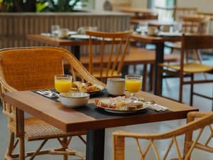 thumbnail: Breakfast area