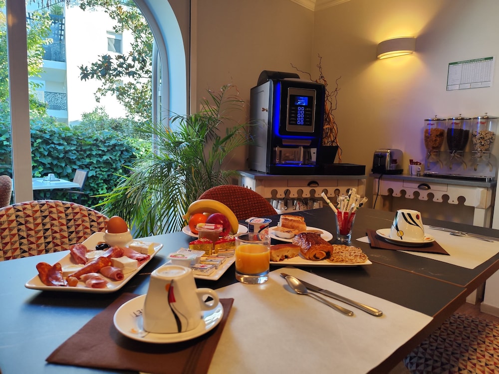 In-room dining
