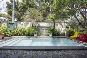 thumbnail: Outdoor pool
