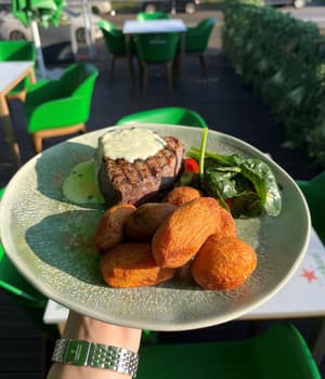 thumbnail: Restaurant