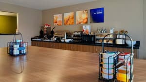 thumbnail: Breakfast area