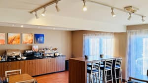 thumbnail: Breakfast area