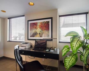 thumbnail: Business center