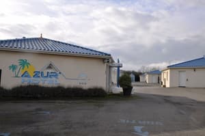 thumbnail: Front of property