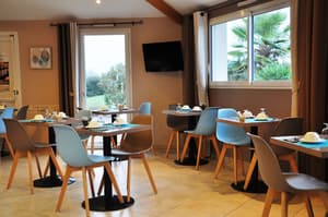 thumbnail: Breakfast area