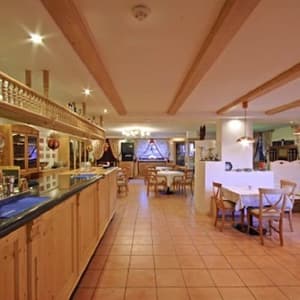 thumbnail: Bar (on property)