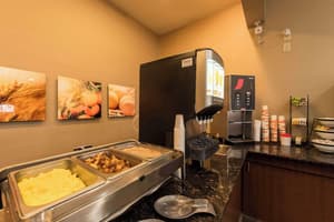thumbnail: Breakfast area