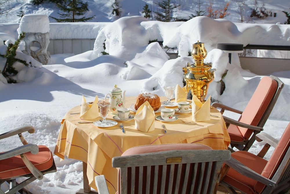 Sundeck