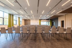 thumbnail: Business center